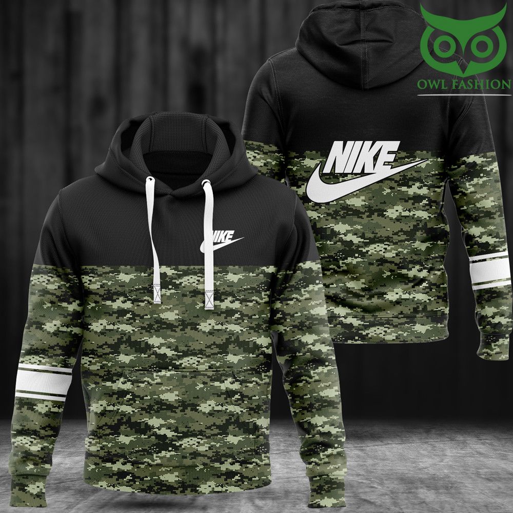 33UMPWcu 63 Nike camo pattern and black hoodies and sweatpants