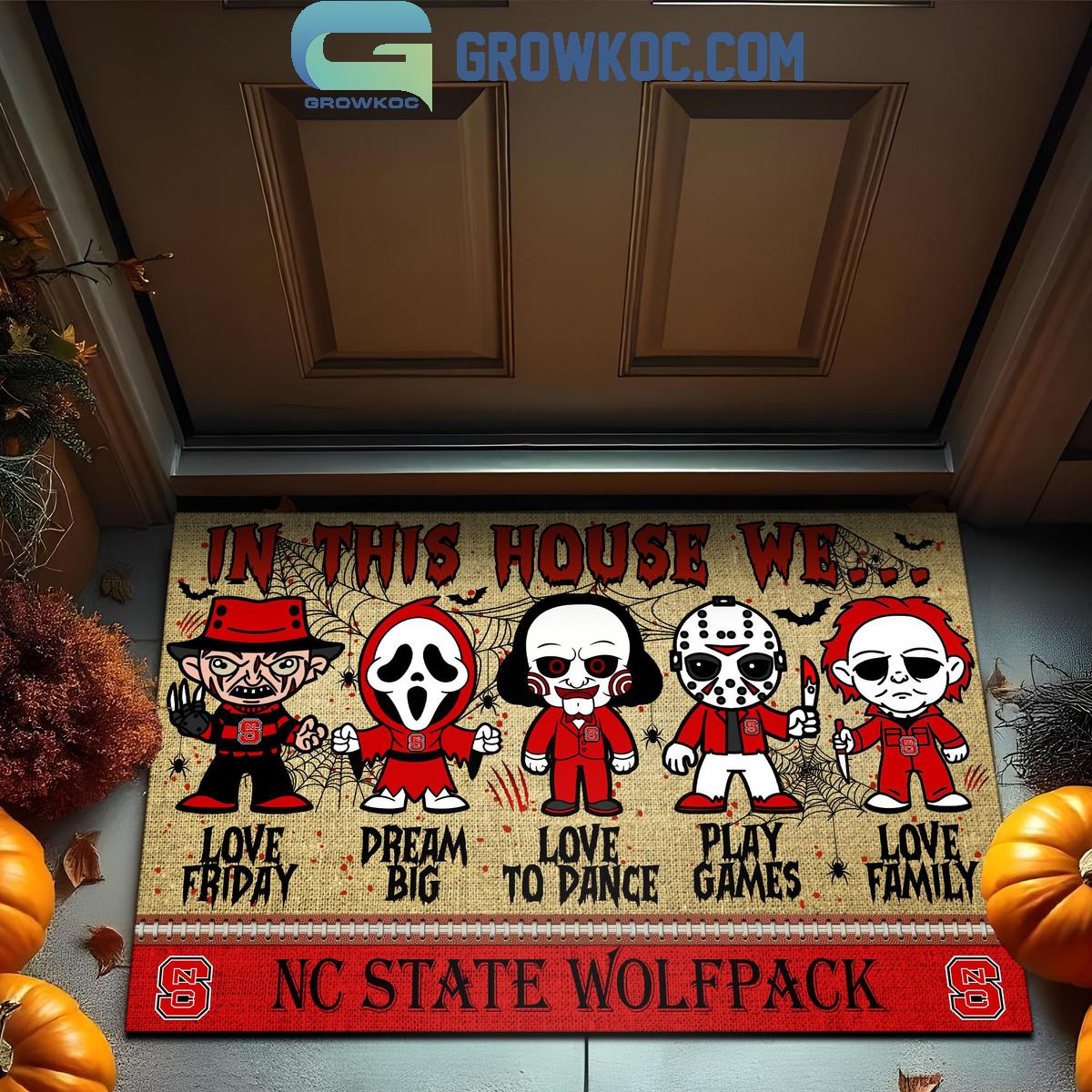 NC State Wolfpack In This House We Love Halloween Horror Movies Doormat 1 0HIKb