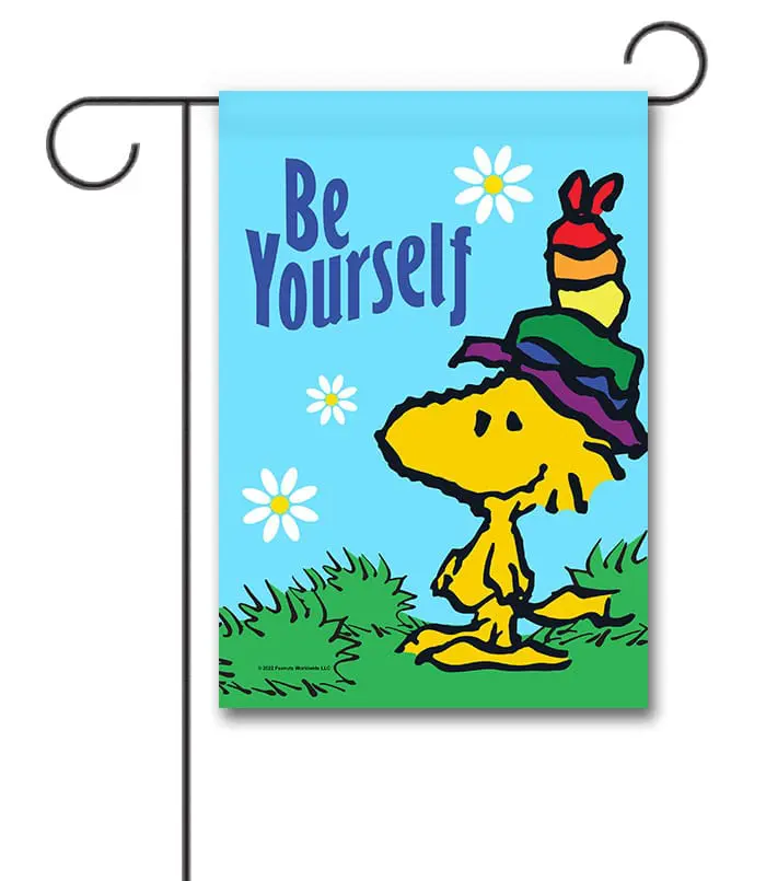 PEANUTSC2AE Be Yourself Woodstock GARDEN min