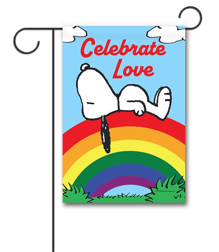 PEANUTSC2AE Rainbow Celebrate Love Snoopy GARDEN min