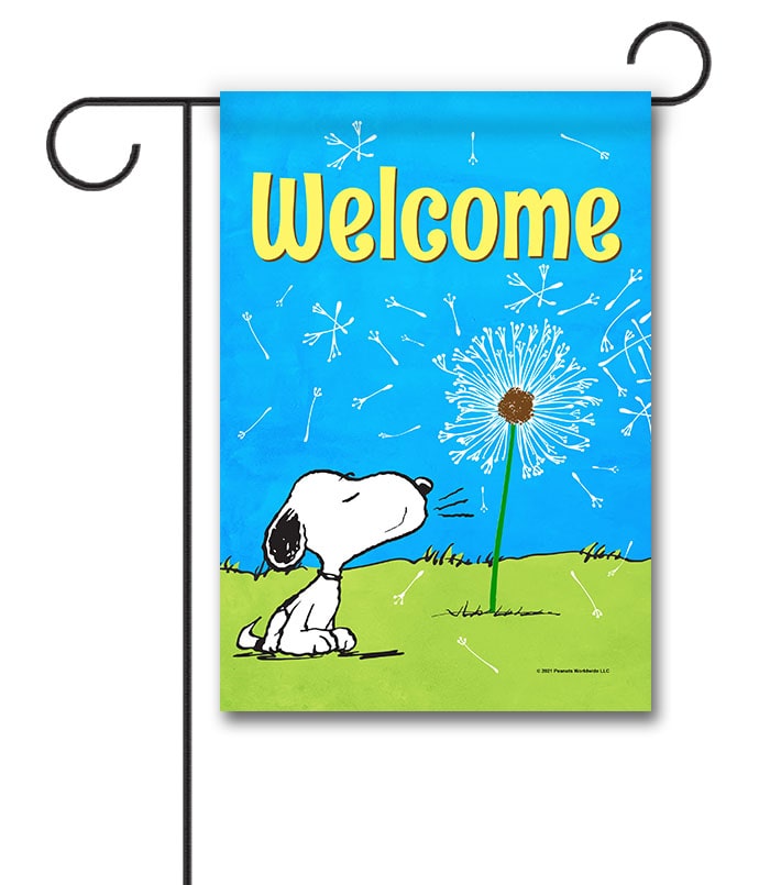 PNT2540 Peanuts Snoopy Flag Garden Flag