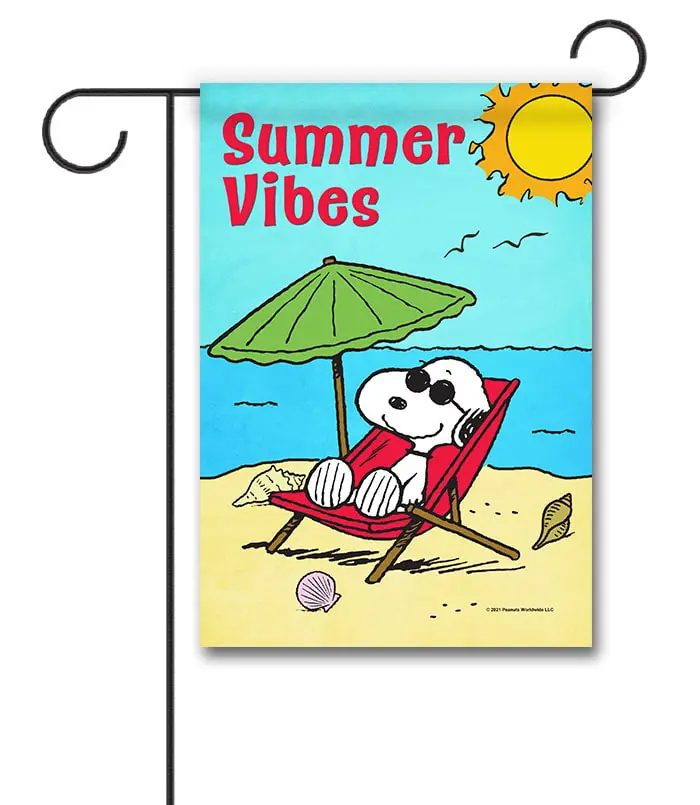PNT2545 Peanuts Beach Summer Snoopy Garden Flag