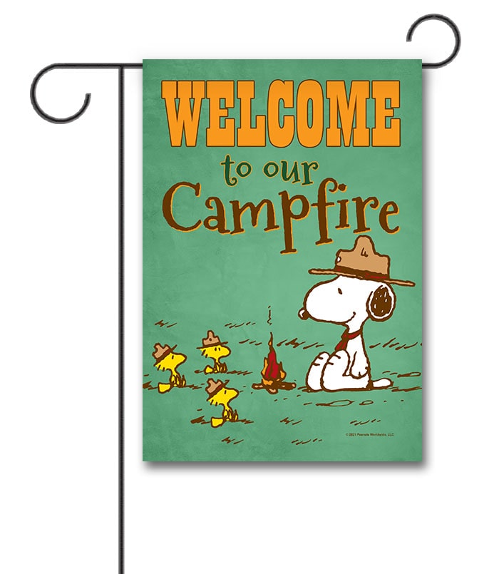 PNT2595 Peanuts Snoopy Camping Garden Flag