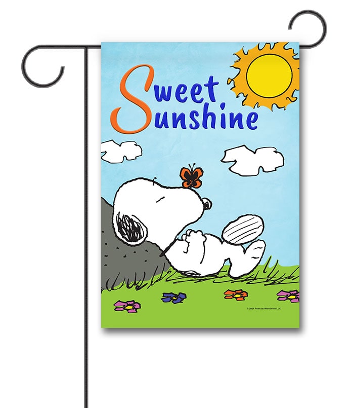 PNT2612 Peanuts Snoopy Spring Garden Flag