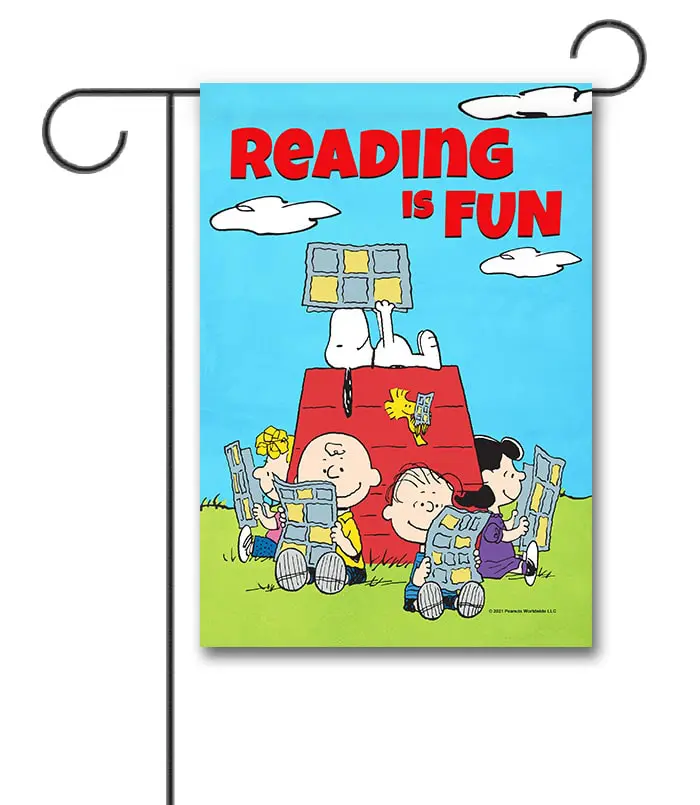 PNT2816 Peanuts Reading Garden Flag