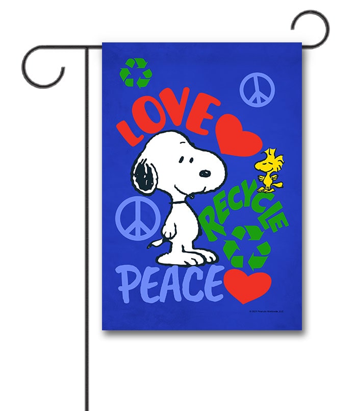 PNT2820 Peanuts Recycle Snoopy Garden Flag