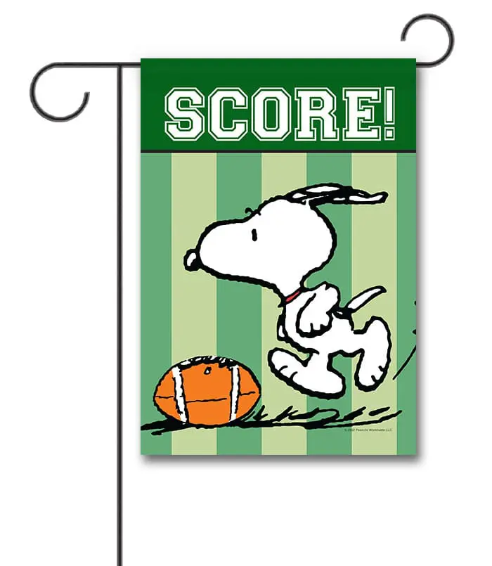 PNT3384 Peanuts Snoopy Football Garden Flag