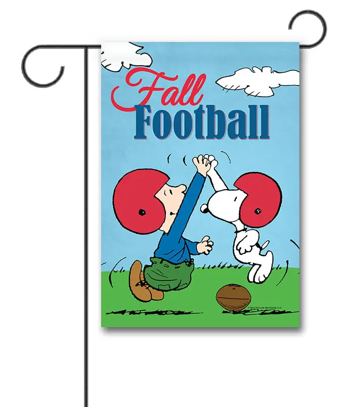 PNT3385 Peanuts Charlie Brown and Snoopy Football Garden Flag