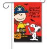 PNT4133 Peanuts Charlie Brown and Snoopy Halloween Garden Flag