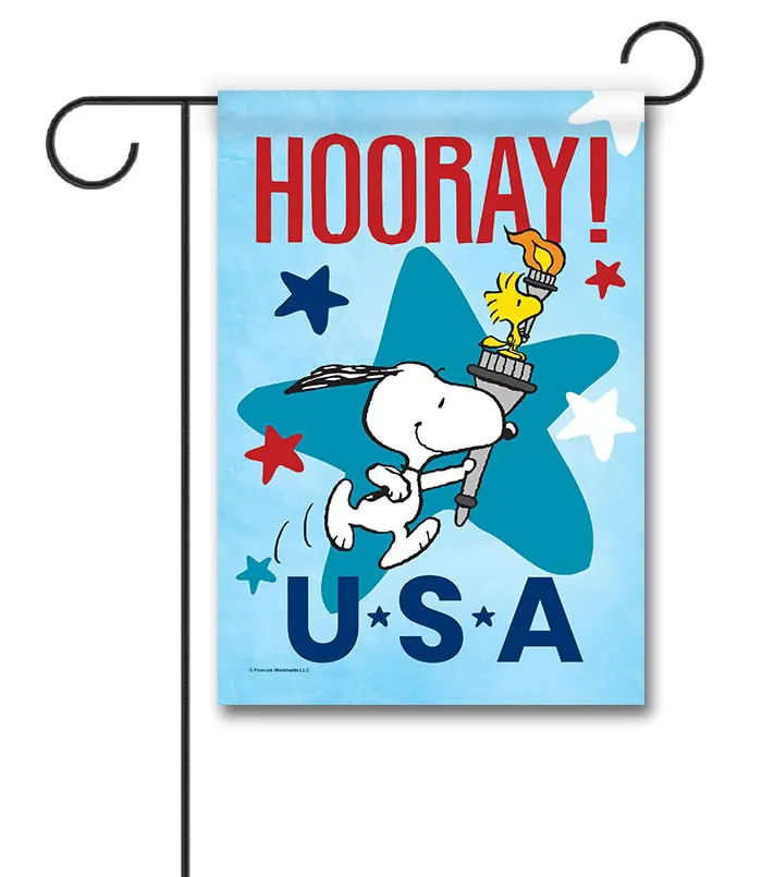 PNT4359 Peanuts Snoopy Carrying Torch USA Garden Flag