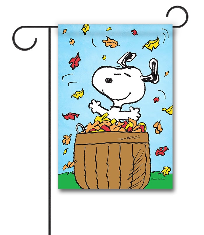 PNT4367 Peanuts Snoopy Fall Garden Flag