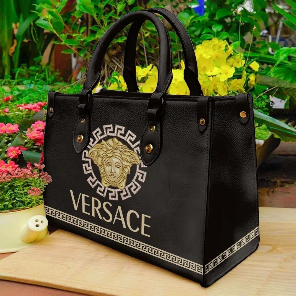 Versace Women Leather Handbag ON.jpg new