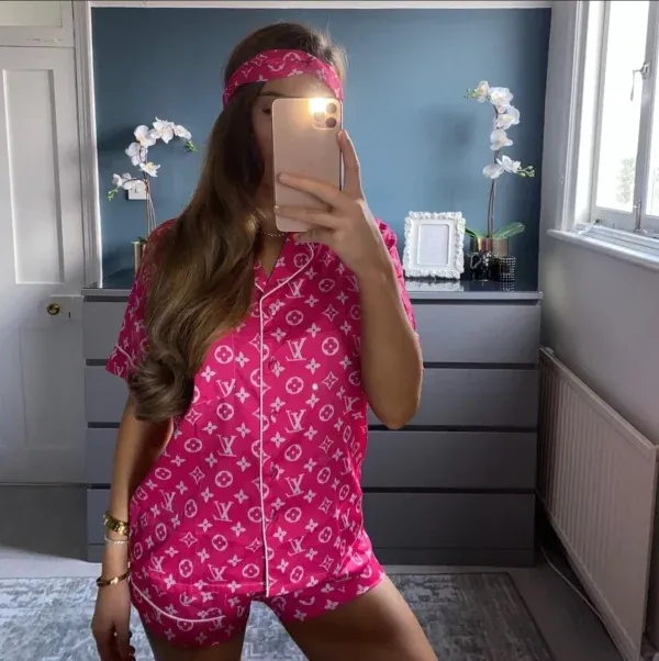 Louis2BVuitton2BShort2BWomen2BPyjamas2BPJ2BSet2B2507047 24 11zon jGavo