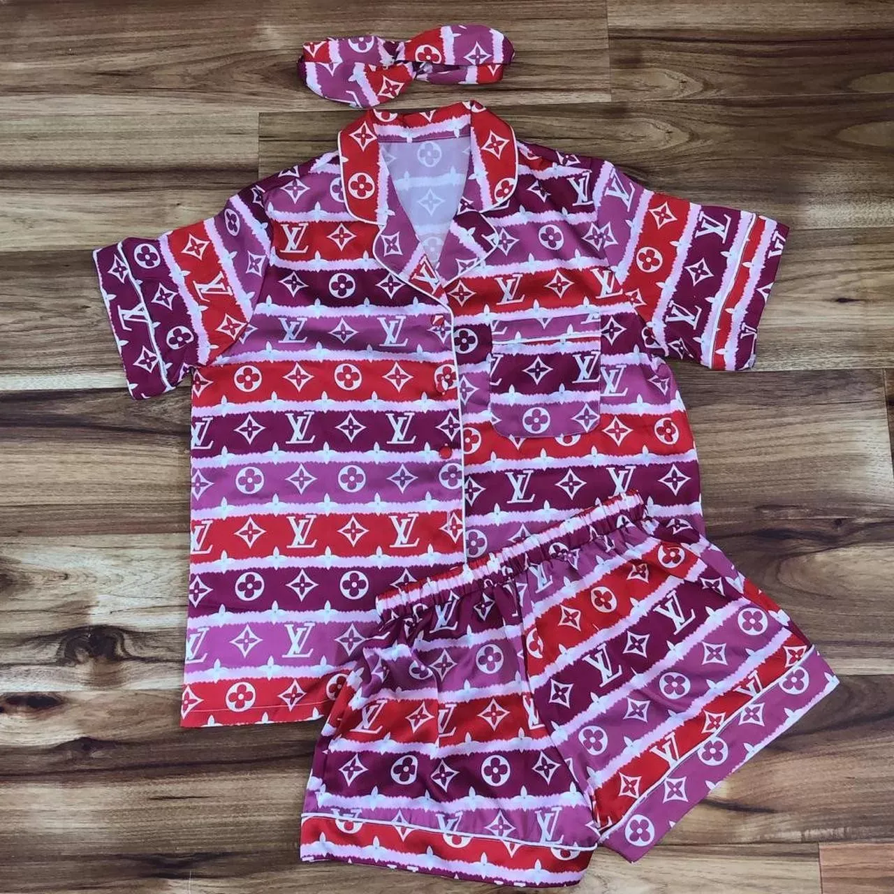 Louis2BVuitton2BShort2BWomen2BPyjamas2BPJ2BSet2B2607004 30 11zon JmIbm