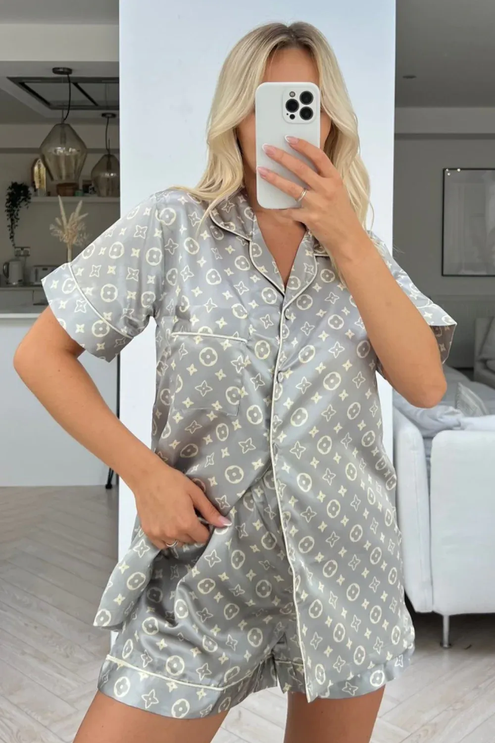 Louis2BVuitton2BShort2BWomen2BPyjamas2BPJ2BSet2B2607006 32 11zon mFbls